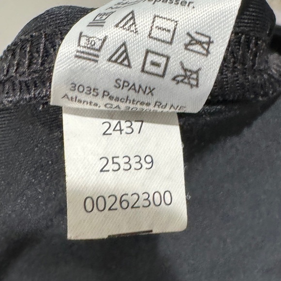 Spanx Faux Leather Black Leggings Size Medium - Picture 16 of 16